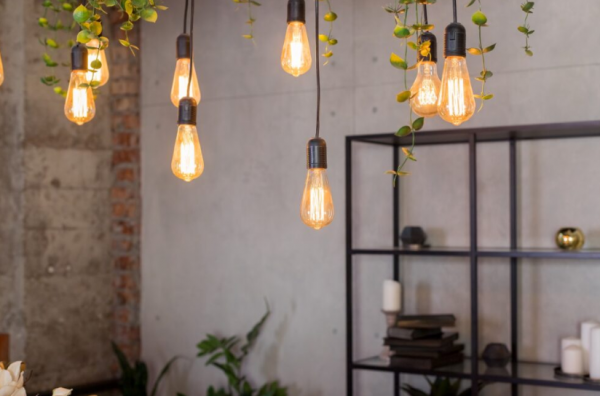 Ekspos Kabel Listrik dan Lampu Edison